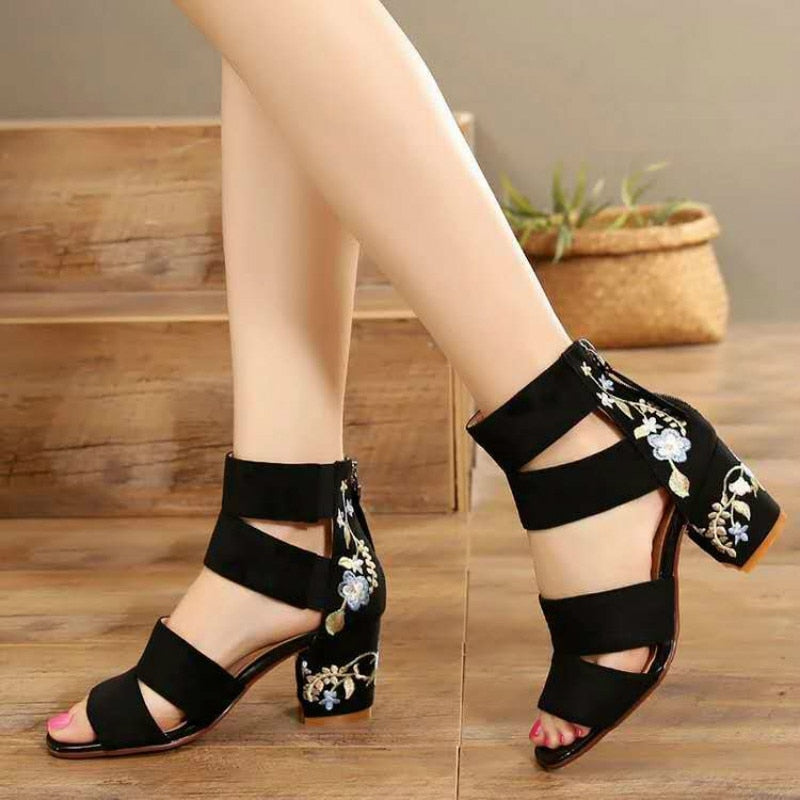 Black Embroidered Mid-heel Sandals. Summer All-match Thick Heel Elegant Retro Open Toe Embroidered Shoes Women  Sandalen