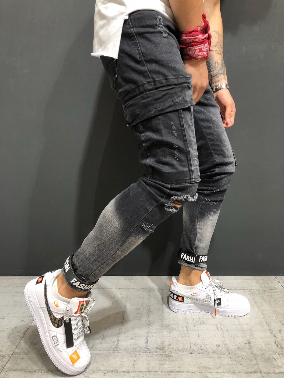 Shredded stretch jeans - Taylor K Shop